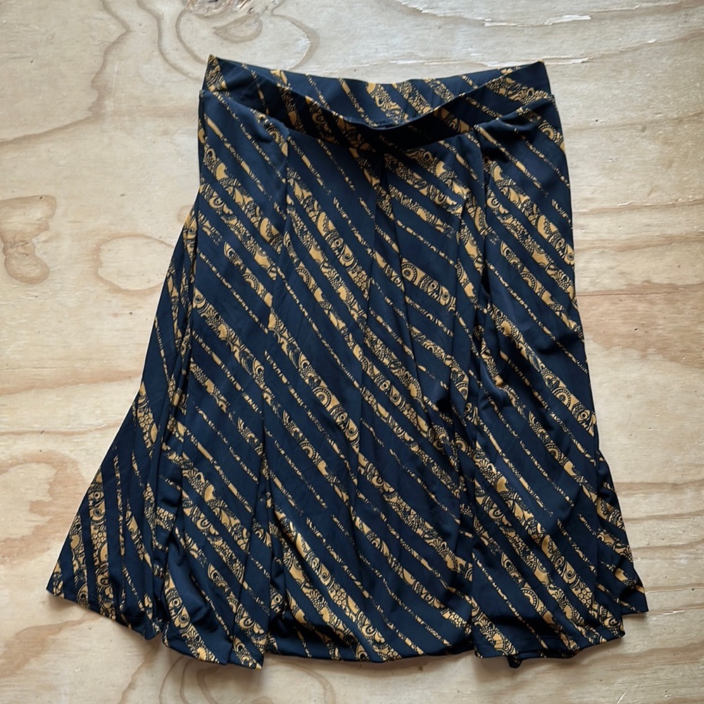 LuLaRoe Black and Gold Patterned Skirt